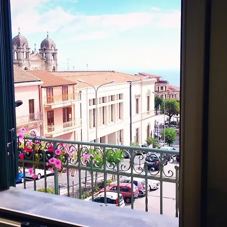 Zafferana Apartment *